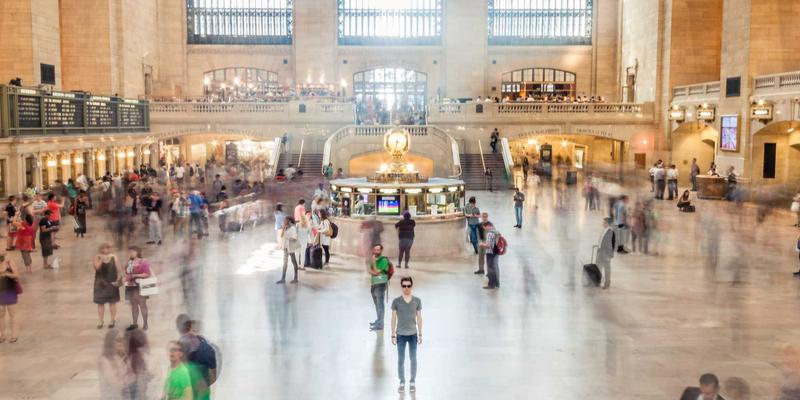 赛博朋克风“入侵”信阳政务？视觉革新如何引爆政策传播与公众参与